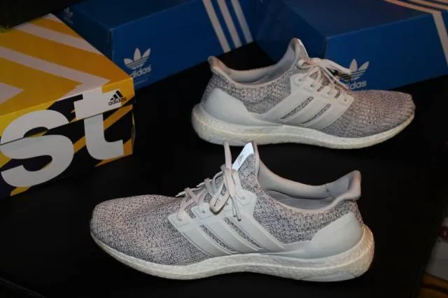 adidas Ultra Boost Sneakers 4.0 Non Dye Cloud White F361...