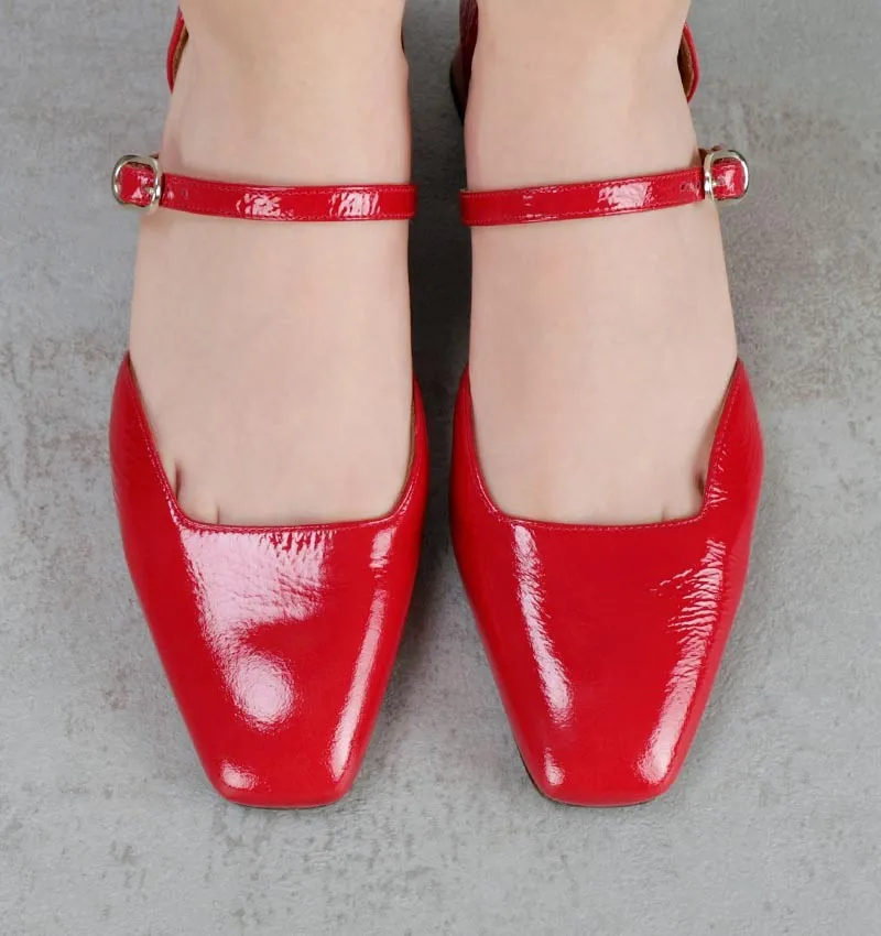 HINDYA buckle flats, red