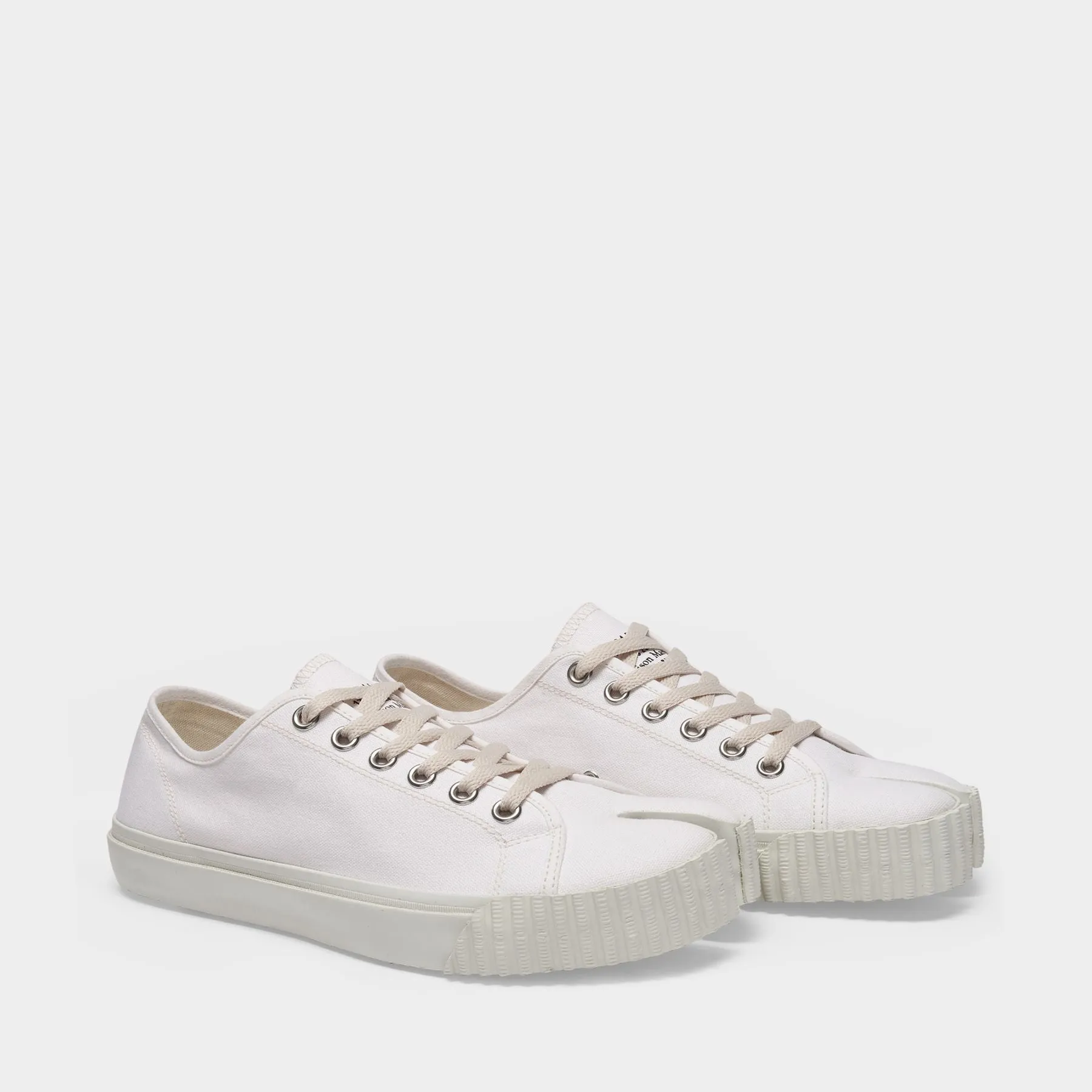 Maison Margiela  Tabi Low Top Sneakers in White Coton