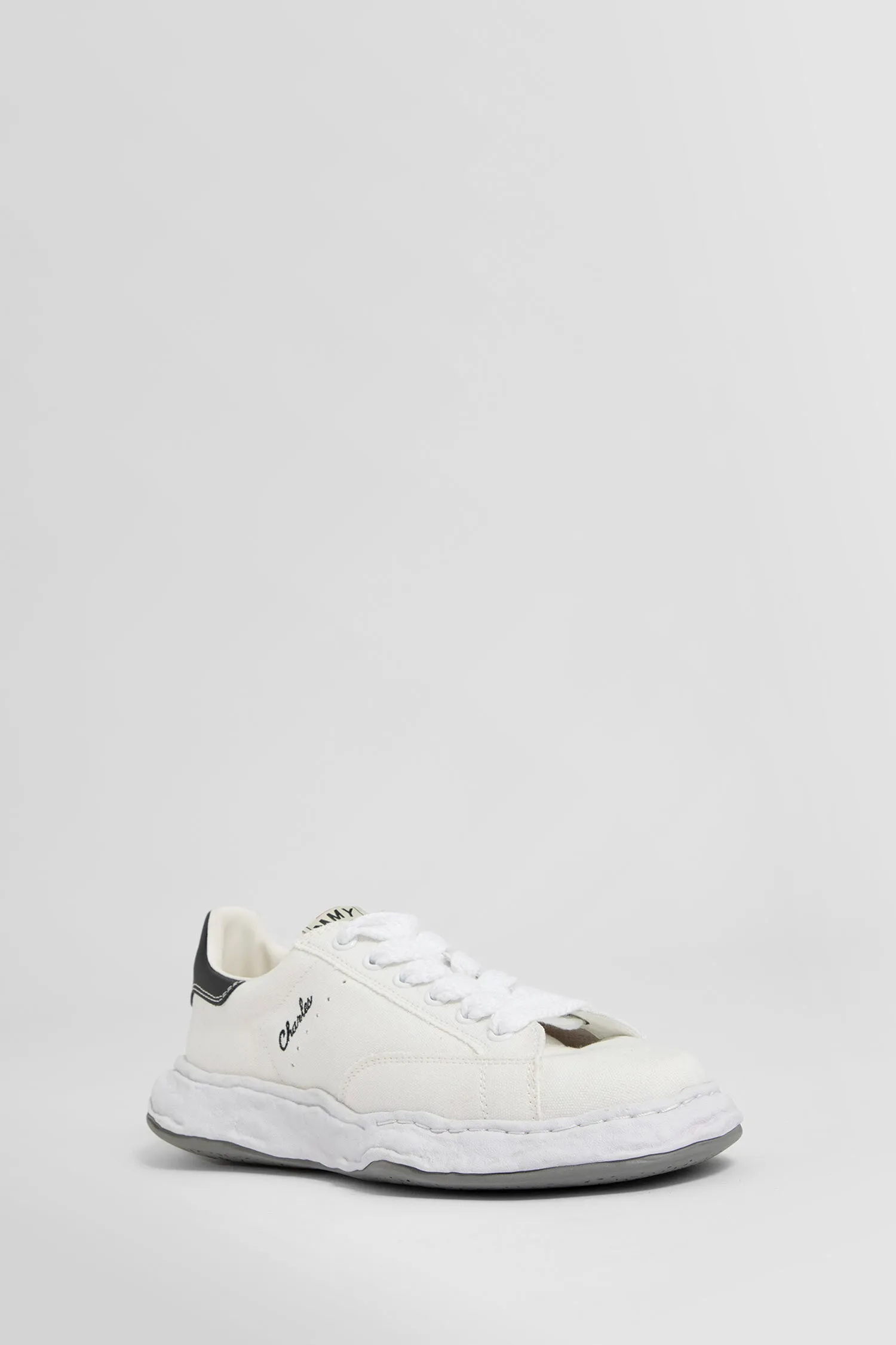 maison mihara yasuhiro charles canvas low-top sneakers