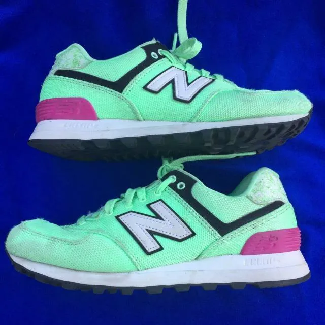 NEW BALANCE 574 women's fashion green running walking sh...