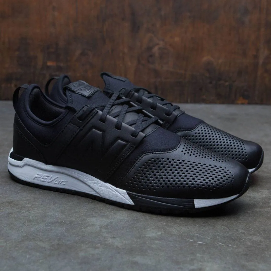 New Balance Men 247 Leather MRL247VE (black / white)