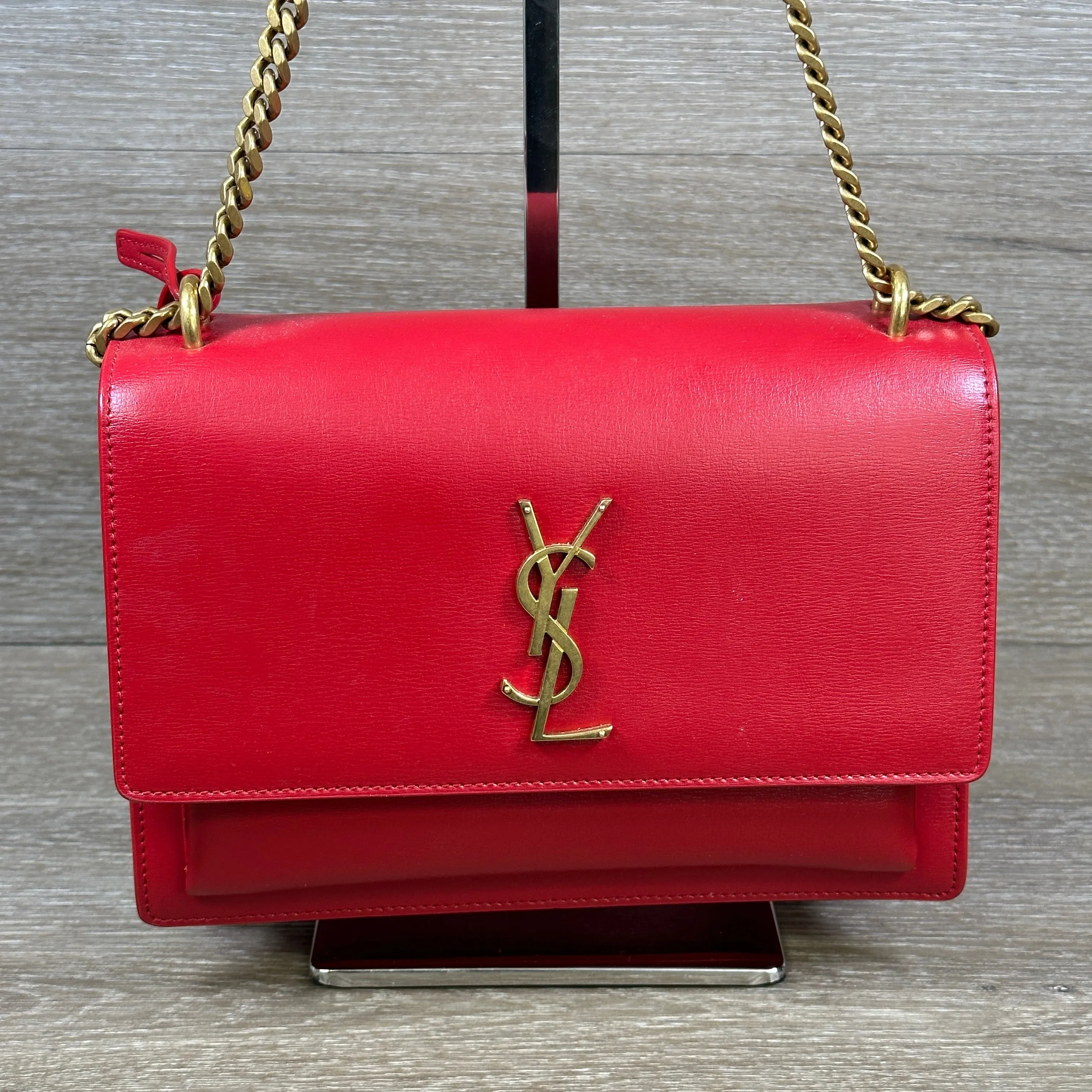 Saint Laurent Medium Sunset Shoulder Bag - Red