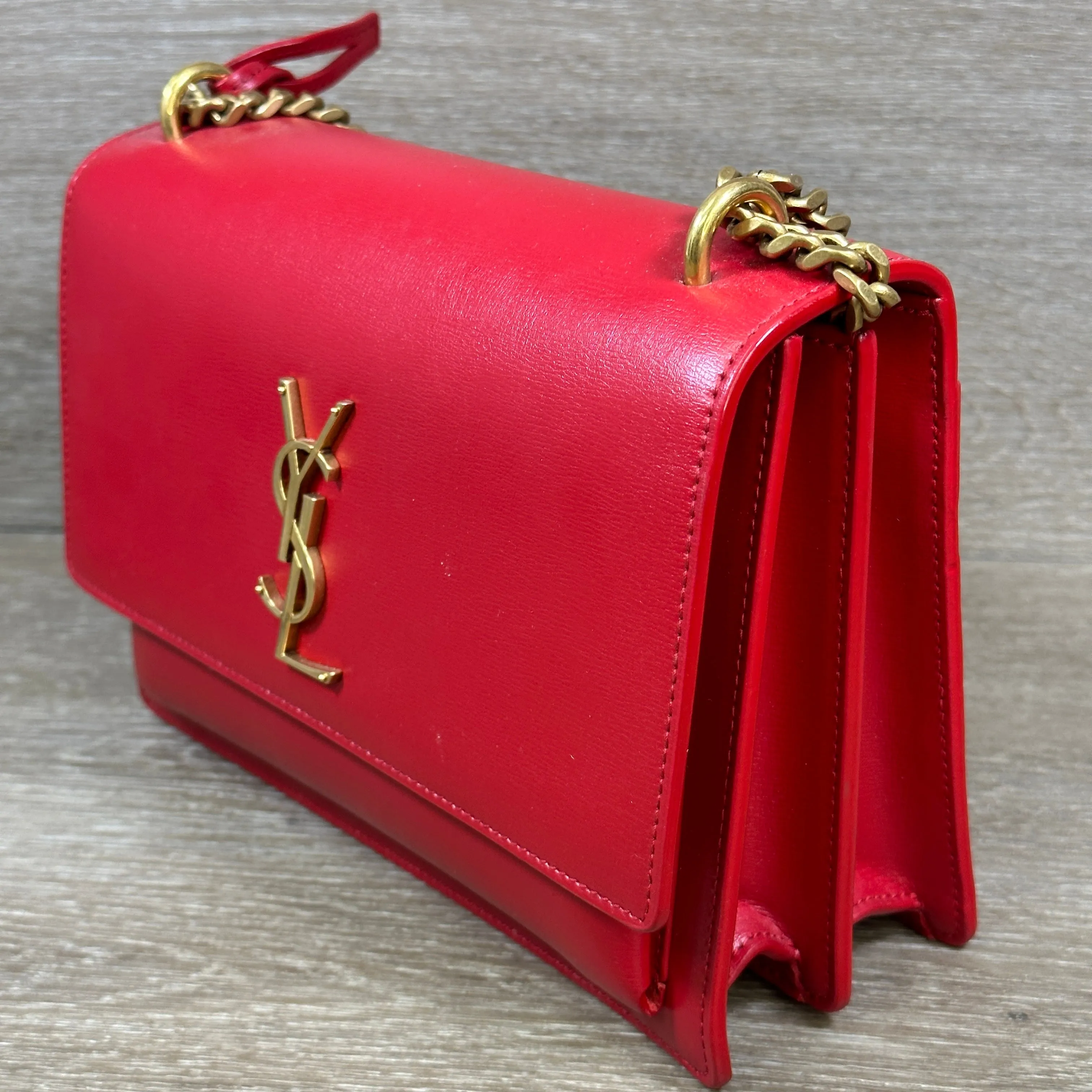 Saint Laurent Medium Sunset Shoulder Bag - Red