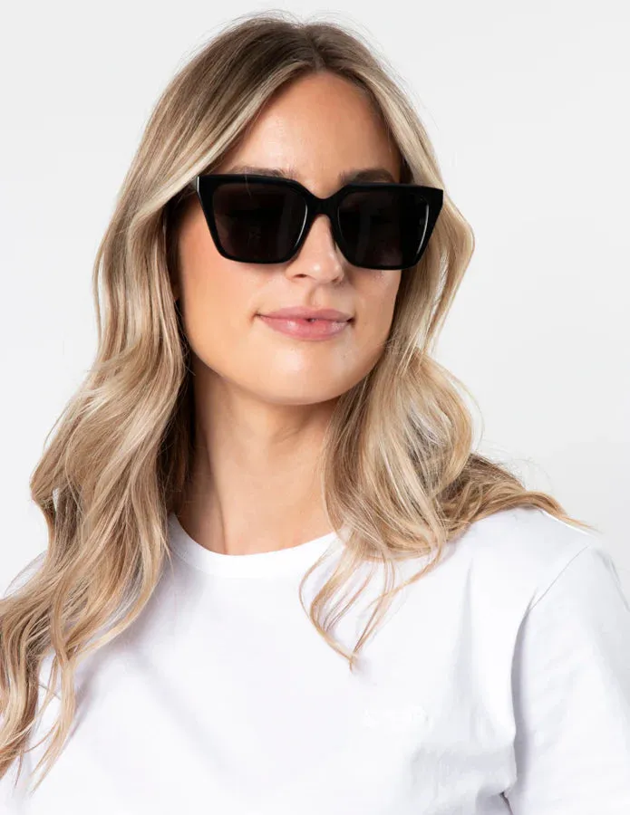 STELLA + GEMMA SUNGLASSES - WILLOW BLACK