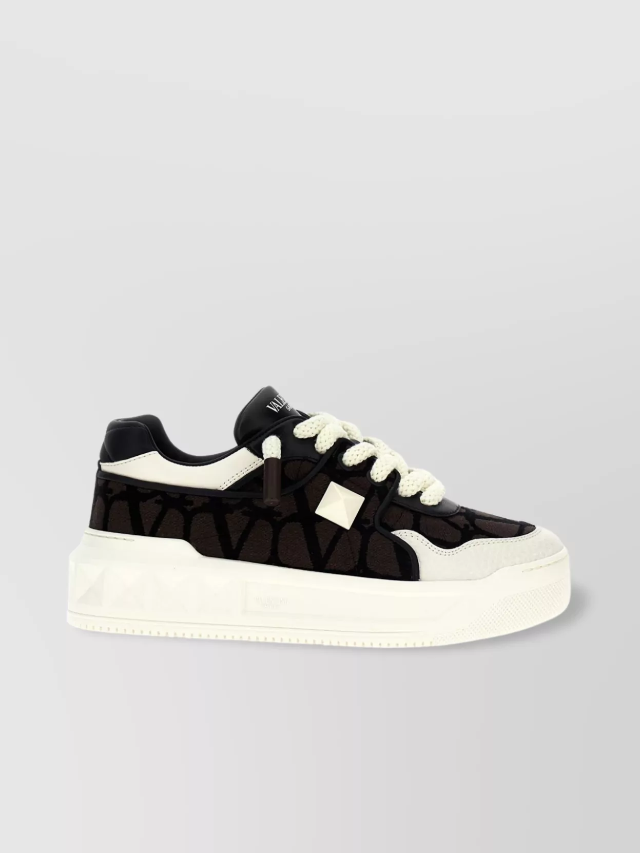 Valentino Garavani   One stud xl sneakers with contrast stitching